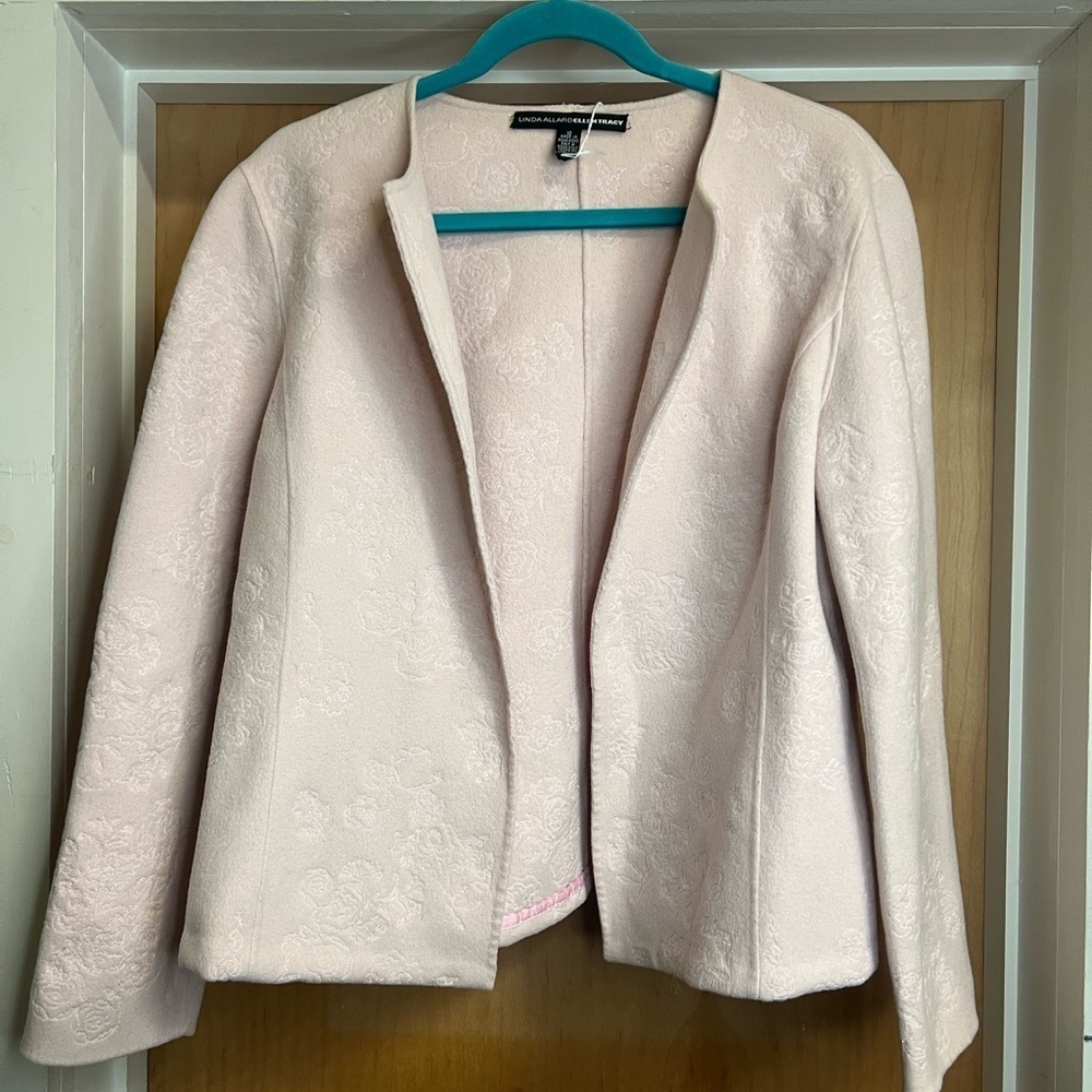 Linda Allard Ellen Tracy Women’s Baby Pink Floral Embroidered Coat.  Size: 10